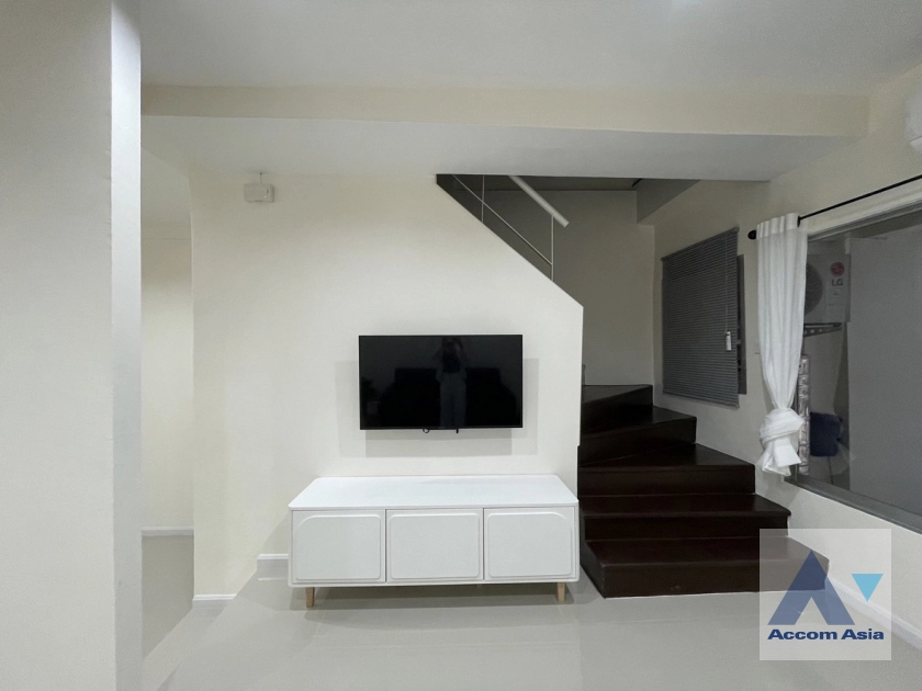 6  3 br Townhouse For Rent in Sukhumvit ,Bangkok BTS Punnawithi AA43093