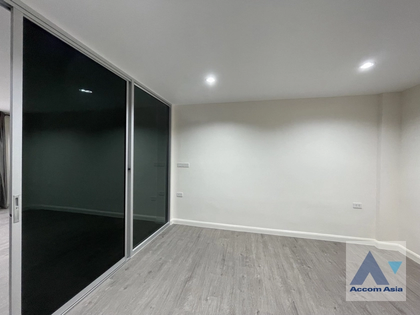 9  3 br Townhouse For Rent in Sukhumvit ,Bangkok BTS Punnawithi AA43093