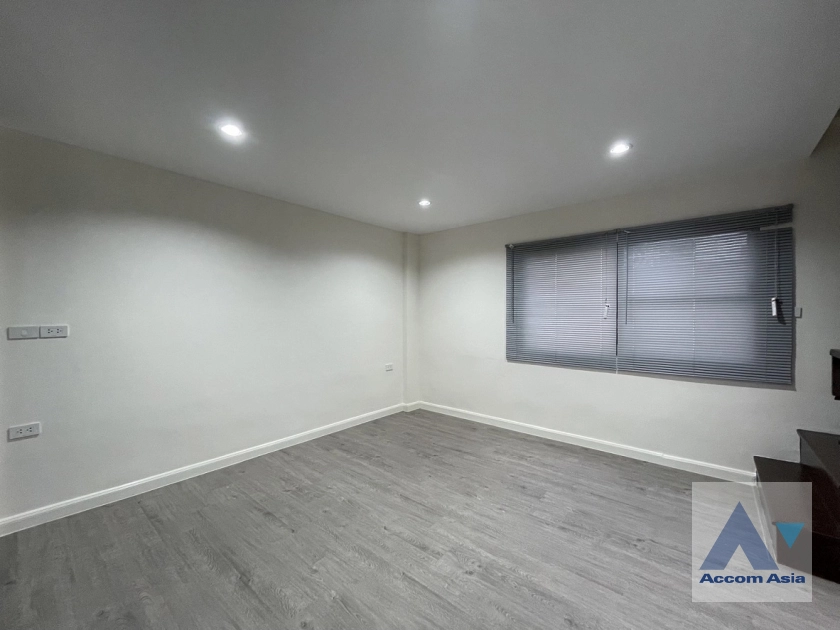 10  3 br Townhouse For Rent in Sukhumvit ,Bangkok BTS Punnawithi AA43093