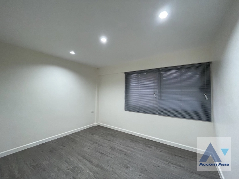15  3 br Townhouse For Rent in Sukhumvit ,Bangkok BTS Punnawithi AA43093