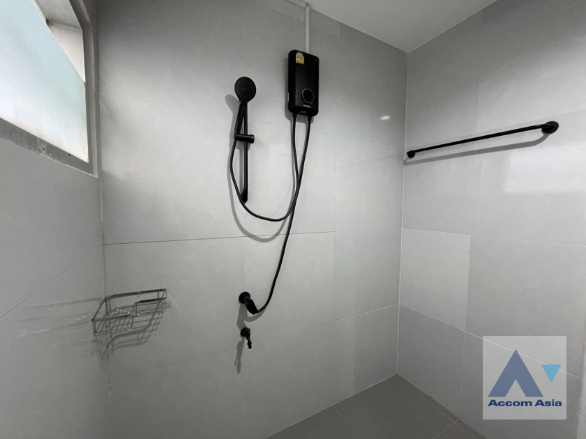 16  3 br Townhouse For Rent in Sukhumvit ,Bangkok BTS Punnawithi AA43093