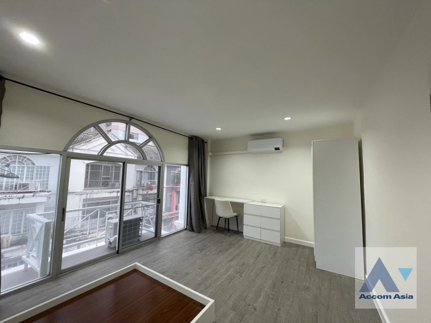 26  3 br Townhouse For Rent in Sukhumvit ,Bangkok BTS Punnawithi AA43093