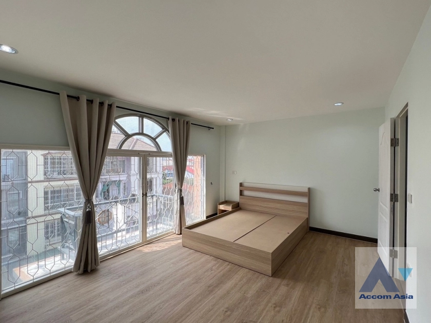 17  3 br Townhouse For Rent in Sukhumvit ,Bangkok BTS Punnawithi AA43097