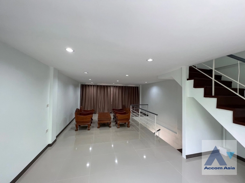 7  3 br Townhouse For Rent in Sukhumvit ,Bangkok BTS Punnawithi AA43097
