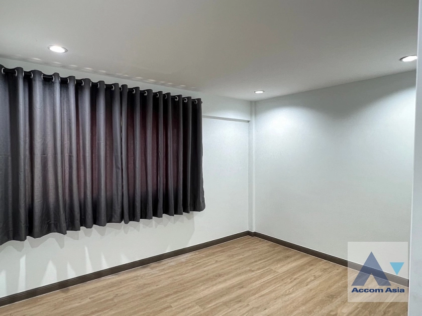 5  3 br Townhouse For Rent in Sukhumvit ,Bangkok BTS Punnawithi AA43097