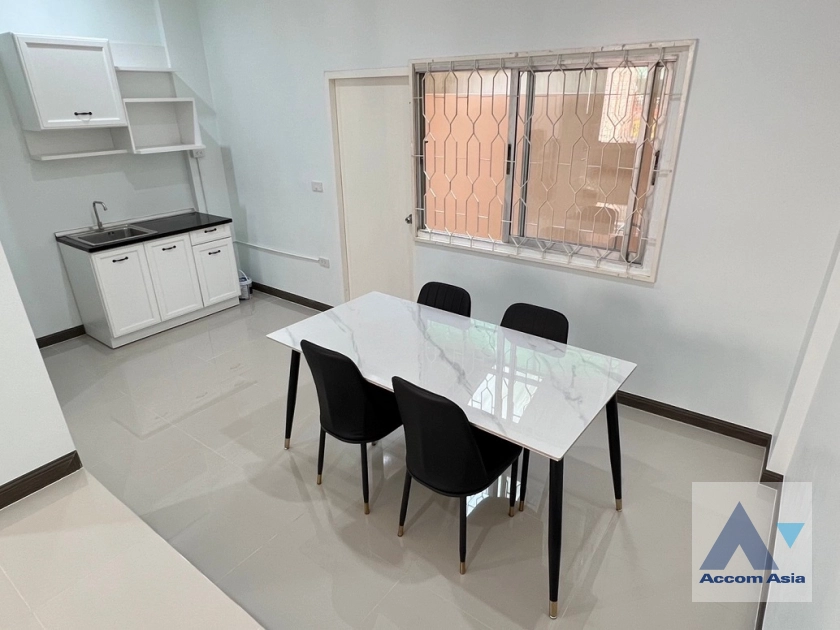 8  3 br Townhouse For Rent in Sukhumvit ,Bangkok BTS Punnawithi AA43097