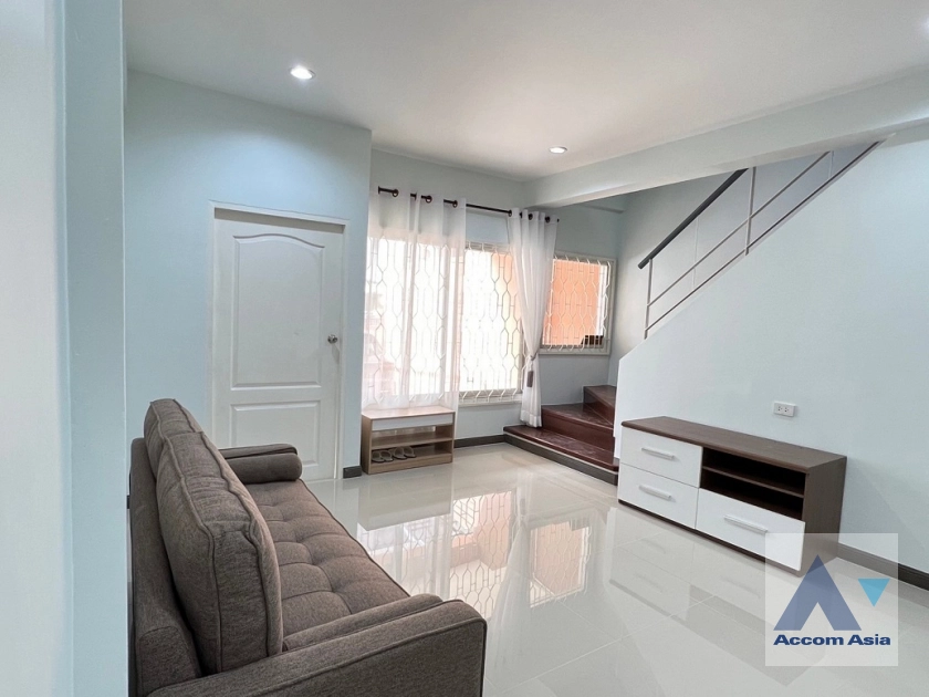  1  3 br Townhouse For Rent in Sukhumvit ,Bangkok BTS Punnawithi AA43097