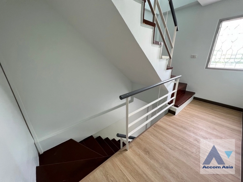 9  3 br Townhouse For Rent in Sukhumvit ,Bangkok BTS Punnawithi AA43097