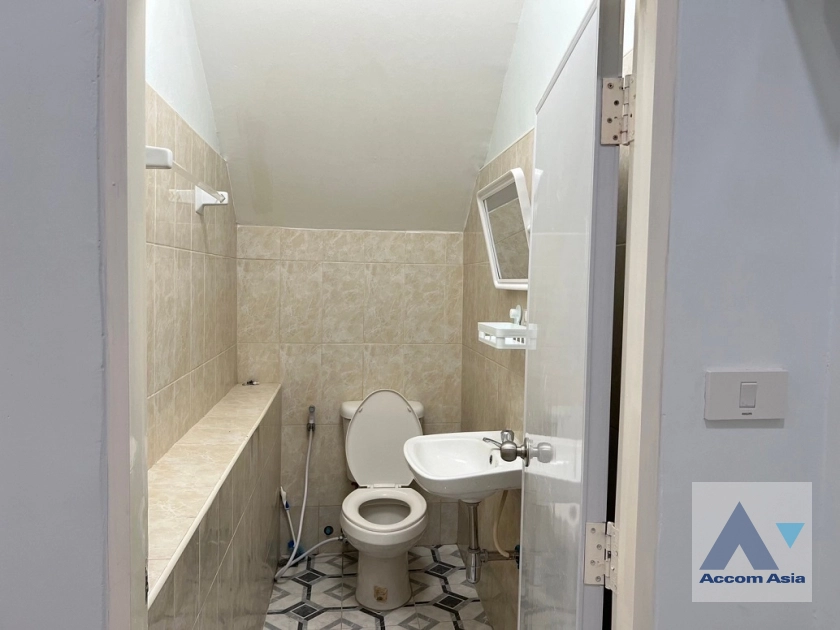 14  3 br Townhouse For Rent in Sukhumvit ,Bangkok BTS Punnawithi AA43097