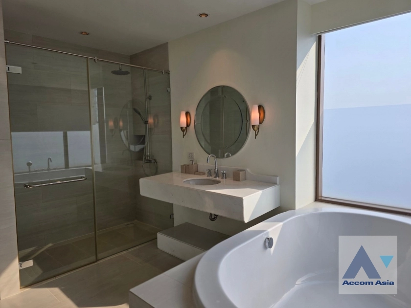 12  3 br Condominium For Rent in Sukhumvit ,Bangkok BTS Phrom Phong at The Emporio Place AA43108