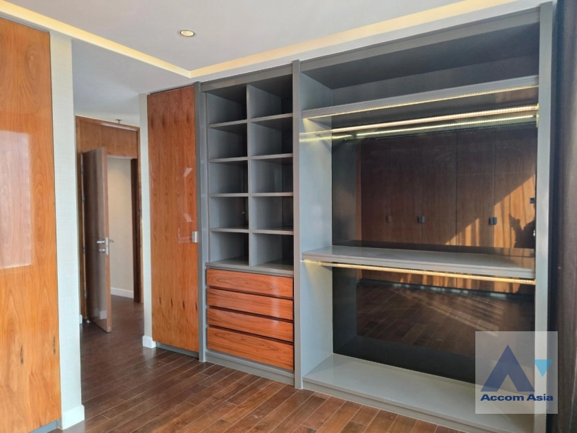 10  3 br Condominium For Rent in Sukhumvit ,Bangkok BTS Phrom Phong at The Emporio Place AA43108