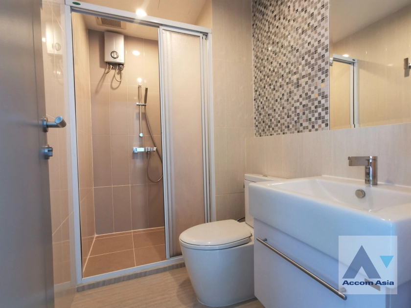 7  2 br Condominium For Sale in Ratchadaphisek ,Bangkok MRT Huai Khwang at Life Ratchadapisek AA43119