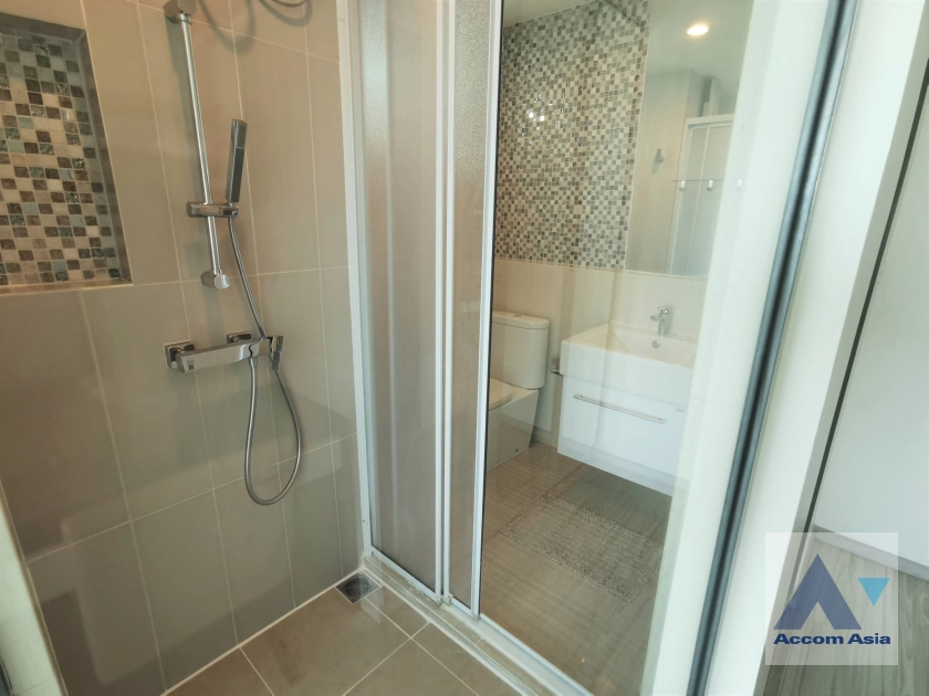 8  2 br Condominium For Sale in Ratchadaphisek ,Bangkok MRT Huai Khwang at Life Ratchadapisek AA43119