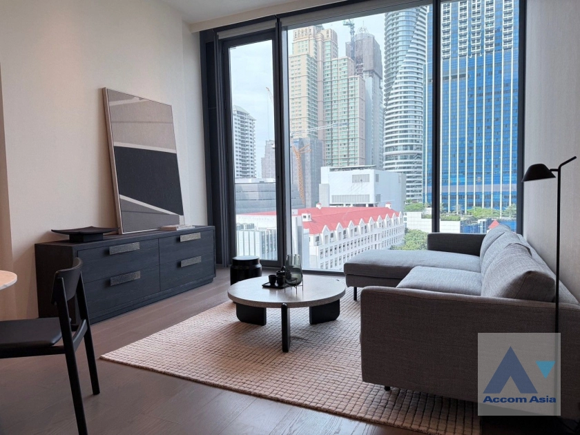 unit 1 Bedroom  Condominium For Rent in Ploenchit, Bangkok  near BTS Chitlom (AA43126)