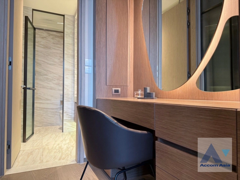 13  1 br Condominium For Rent in Ploenchit ,Bangkok BTS Chitlom at Scope Langsuan AA43126