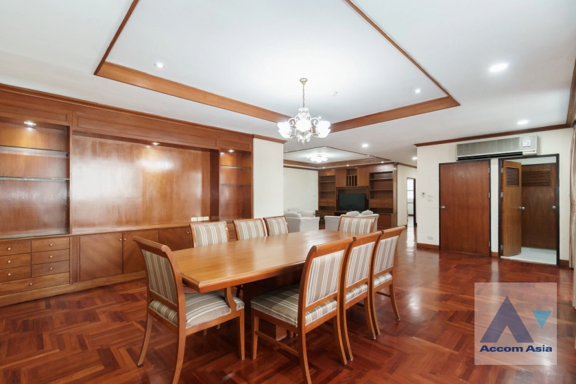 unit 3 Bedrooms  Apartment For Rent in Sukhumvit, Bangkok  near BTS Asok - MRT Sukhumvit (AA43132)