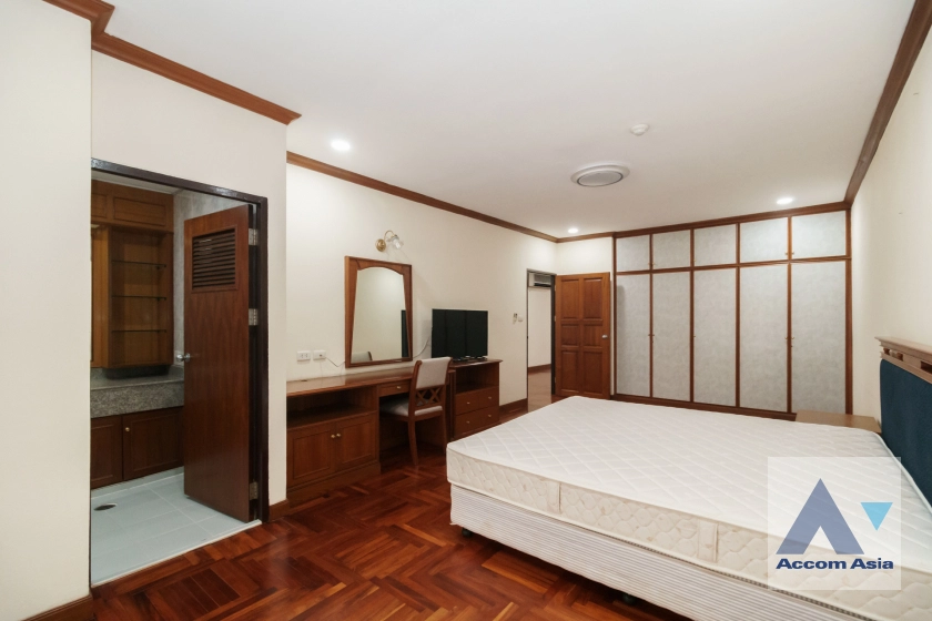 12  3 br Apartment For Rent in Sukhumvit ,Bangkok BTS Asok - MRT Sukhumvit at Suite For Family AA43132