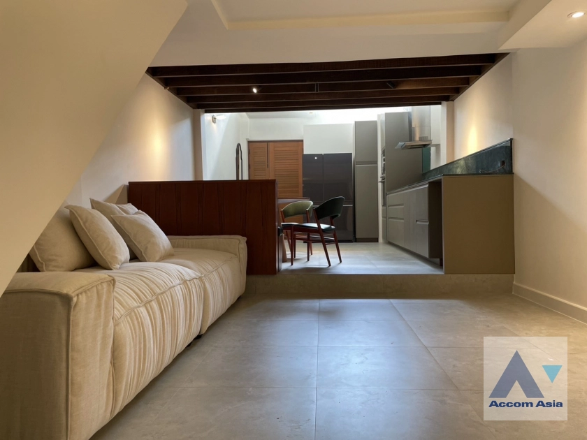 4  3 br Townhouse For Rent in Sukhumvit ,Bangkok BTS Ploenchit - BTS Nana AA43136