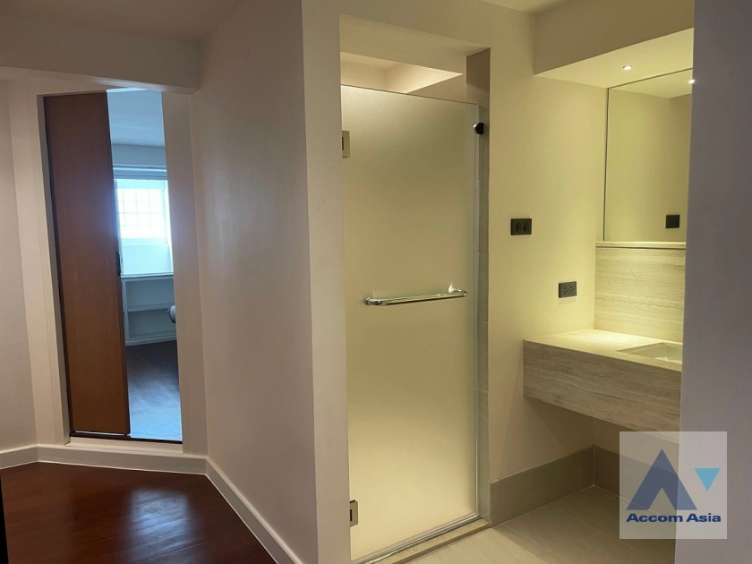 28  3 br Townhouse For Rent in Sukhumvit ,Bangkok BTS Ploenchit - BTS Nana AA43136