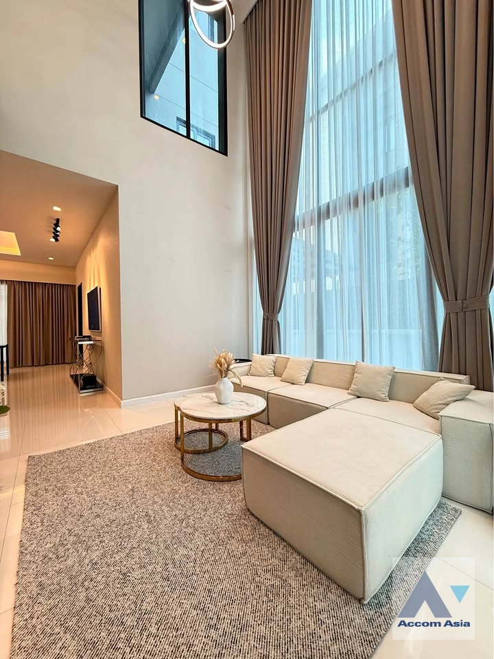  1  5 br House For Rent in Phaholyothin ,Bangkok  at SOUL Ratchadapisek 68 AA43143