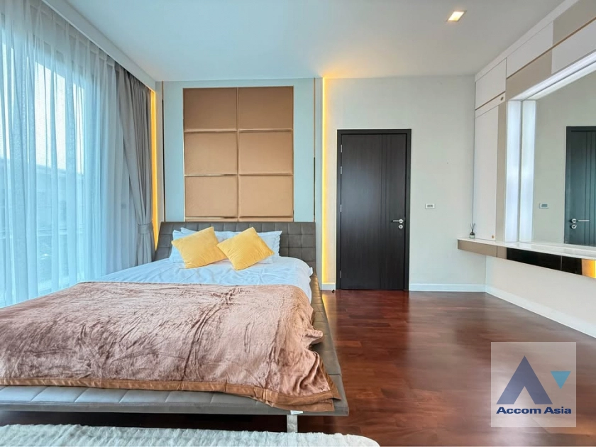 14  5 br House For Rent in Phaholyothin ,Bangkok  at SOUL Ratchadapisek 68 AA43143