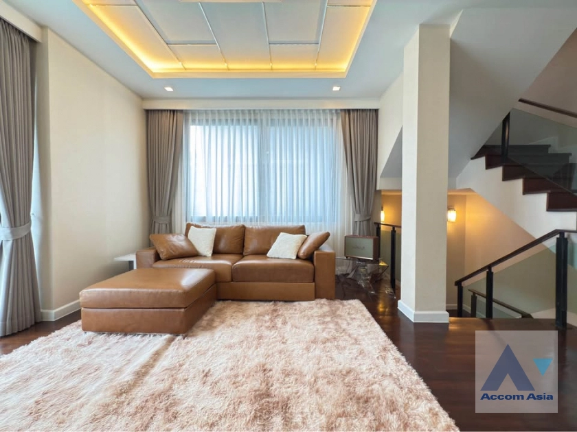 9  5 br House For Rent in Phaholyothin ,Bangkok  at SOUL Ratchadapisek 68 AA43143