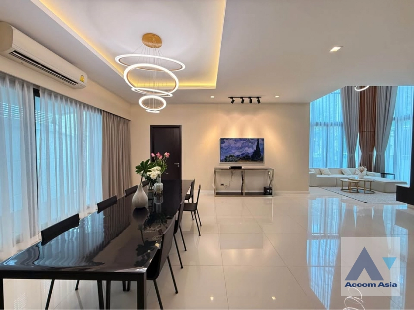 5  5 br House For Rent in Phaholyothin ,Bangkok  at SOUL Ratchadapisek 68 AA43143