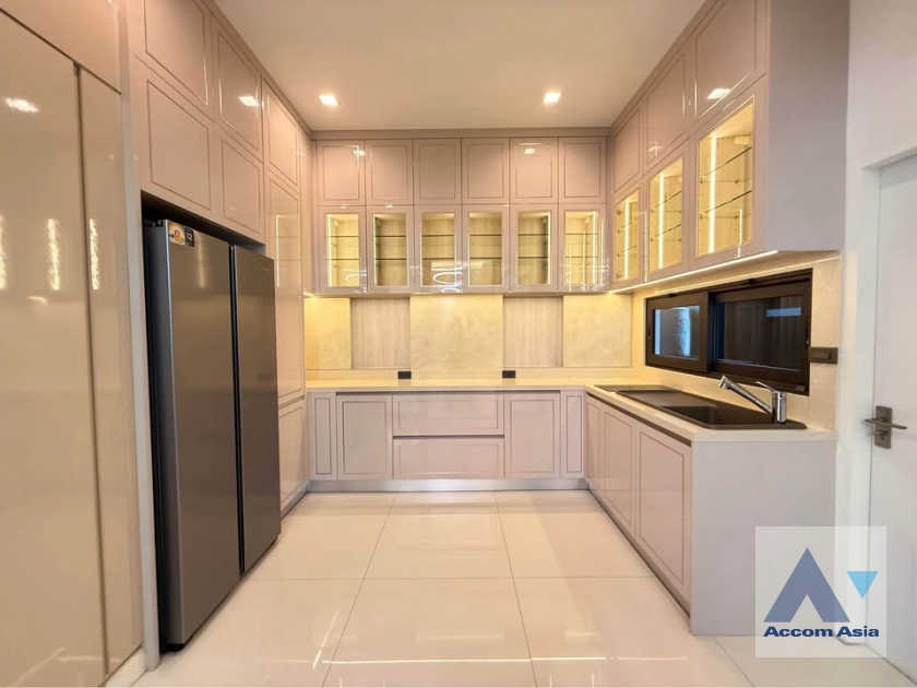 8  5 br House For Rent in Phaholyothin ,Bangkok  at SOUL Ratchadapisek 68 AA43143