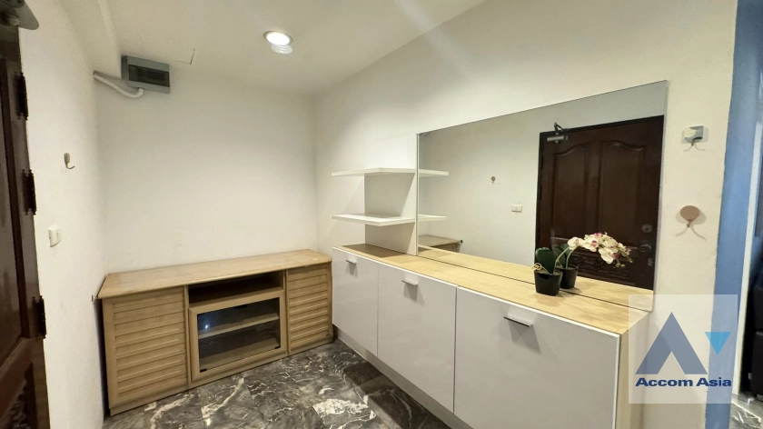 7  1 br Condominium For Rent in Sukhumvit ,Bangkok BTS Nana at Saranjai mansion AA43146