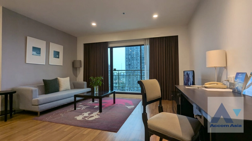  High rise - Luxury Furnishing Apartment  2 Bedroom for Rent BTS Chong Nonsi in Sathorn Bangkok