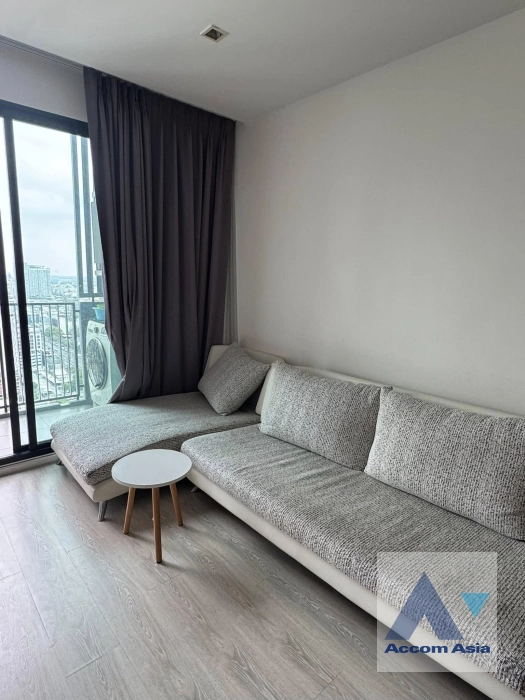 Quinn Ratchada 17 Condominium  2 Bedroom for Sale & Rent MRT Sutthisan in Ratchadaphisek Bangkok