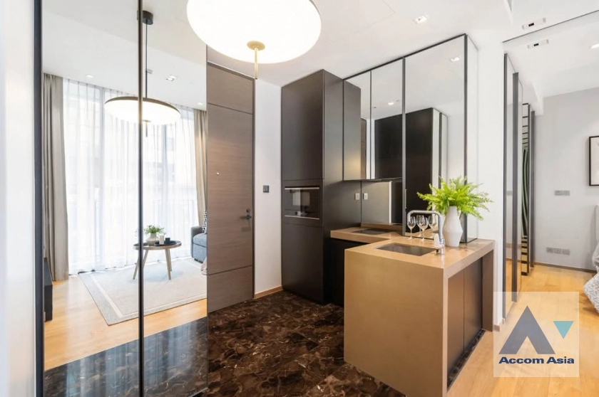 unit 1 Bedroom  Condominium For Rent in Ploenchit, Bangkok  near BTS Chitlom (AA43160)