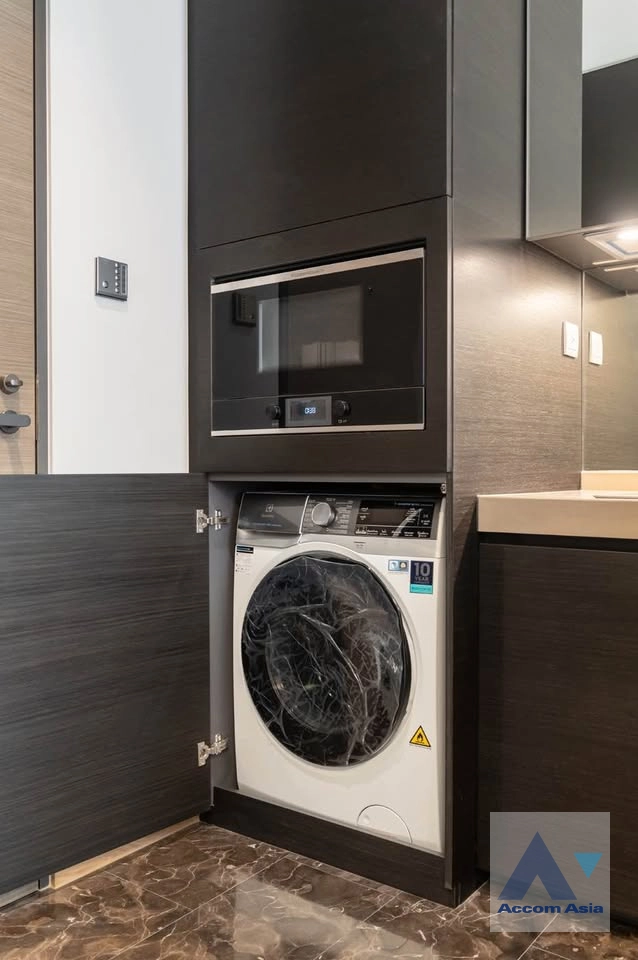 5  1 br Condominium For Rent in Ploenchit ,Bangkok BTS Chitlom at 28 Chidlom AA43160