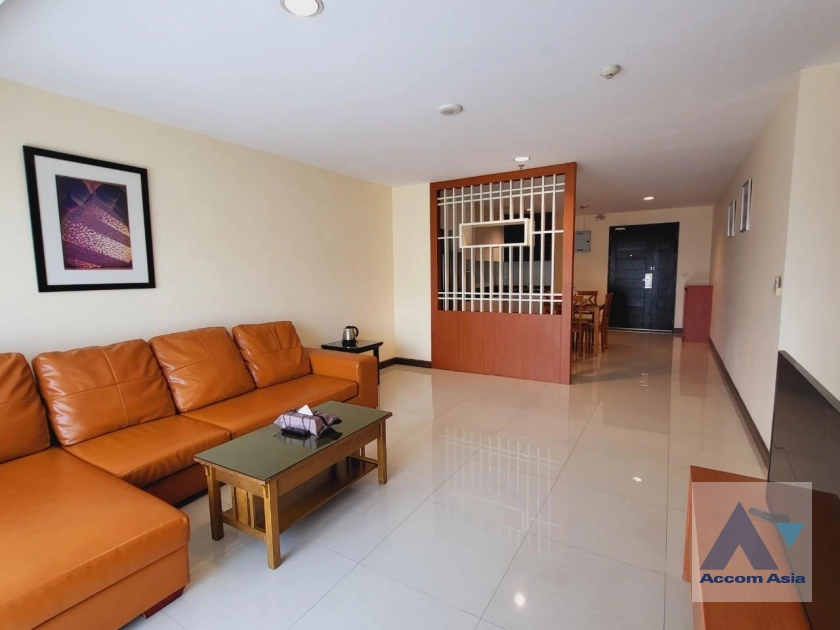unit 2 Bedrooms  Apartment For Rent in Sukhumvit, Bangkok  near BTS Ekkamai (AA43177)