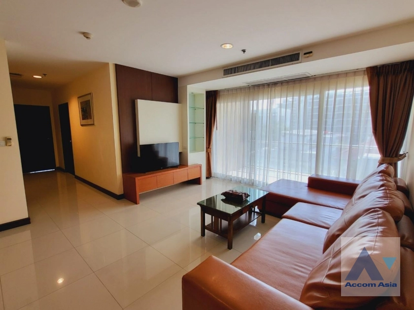 unit 2 Bedrooms  Apartment For Rent in Sukhumvit, Bangkok  near BTS Ekkamai (AA43177)