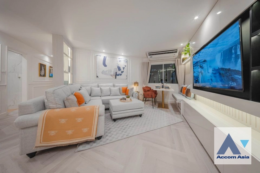 unit 2 Bedrooms  Condominium For Rent & Sale in Sathorn, Bangkok  near BTS Chong Nonsi - BRT Nararam 3 (AA43186)