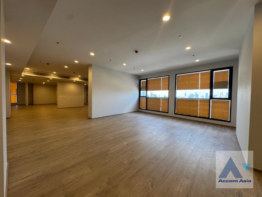  1  3 br Condominium For Sale in Sathorn ,Bangkok MRT Lumphini at THE CROWN Residences AA43194