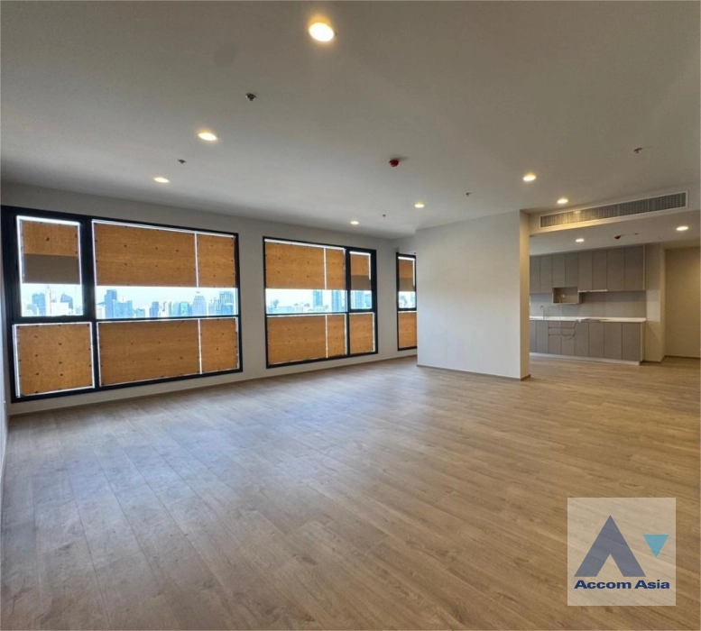 unitLuxury, Garden View, Penthouse |  3 Bedrooms  Condominium For Sale in Sathorn, Bangkok  near MRT Lumphini (AA43194)