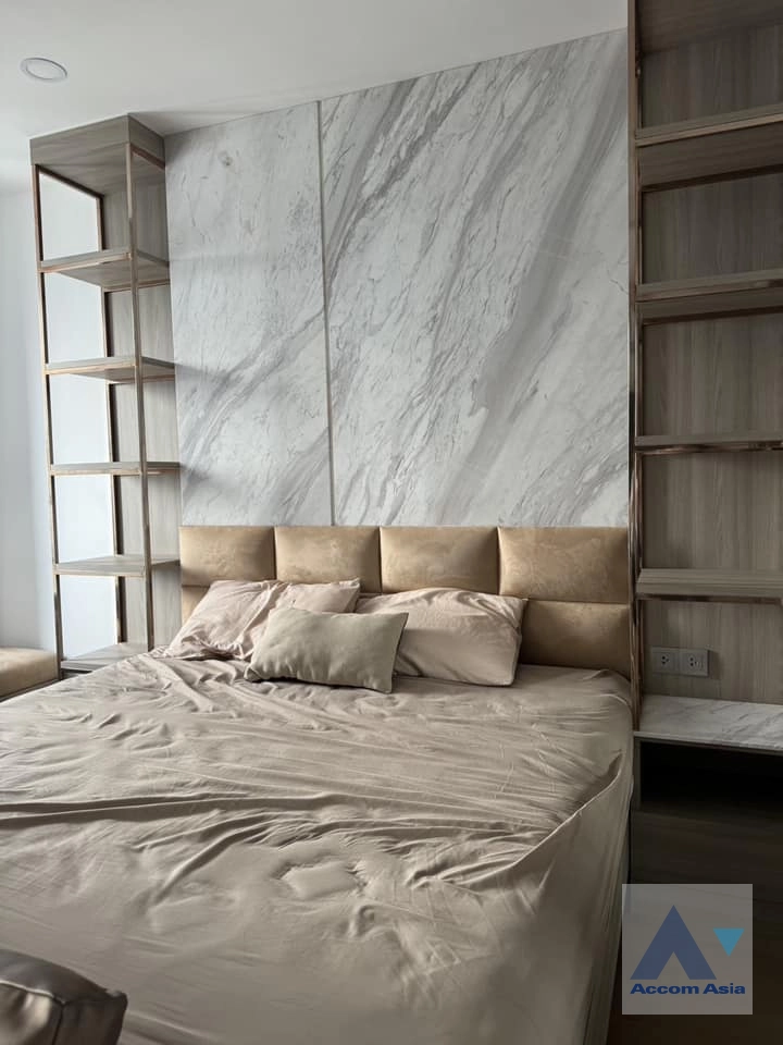 unit 1 Bedroom  Condominium For Rent in Silom, Bangkok  near MRT Sam Yan (AA43198)