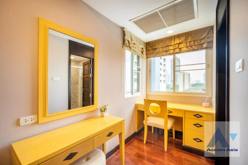 5  3 br Apartment for rent and sale in Sukhumvit ,Bangkok BTS Phrom Phong at The rooms are luxurious & comfortable AA43202