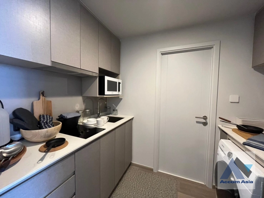  1  2 br Condominium For Sale in Sathorn ,Bangkok MRT Lumphini at THE CROWN Residences AA43211