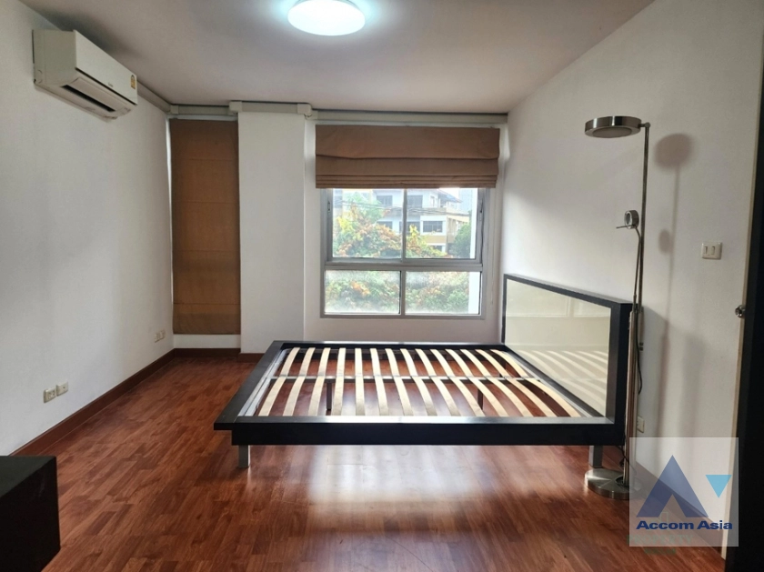 7  2 br Condominium For Sale in Sathorn ,Bangkok MRT Lumphini at Sathorn Plus on the Pond AA43213