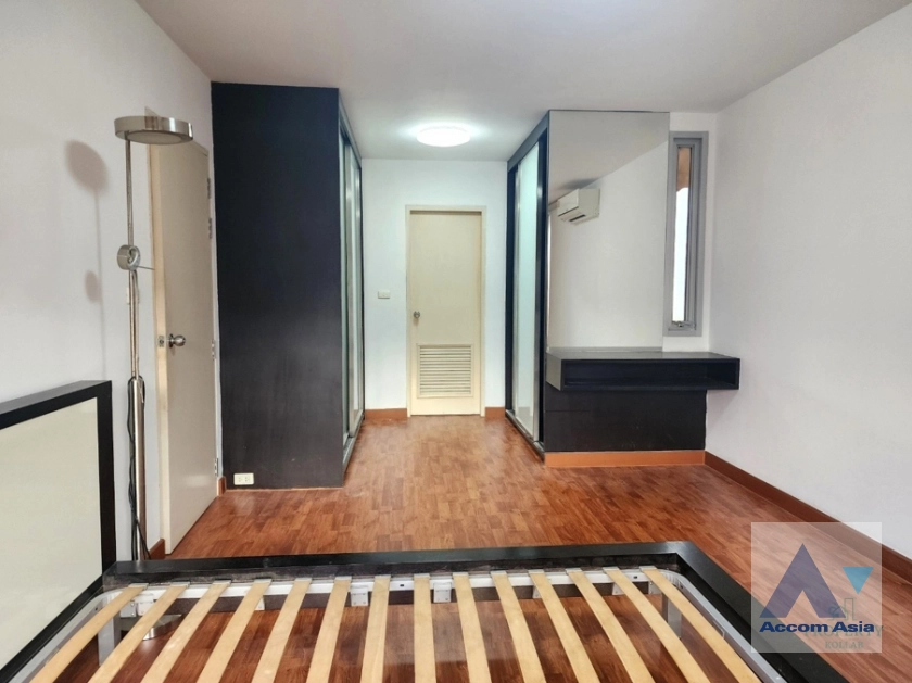 6  2 br Condominium For Sale in Sathorn ,Bangkok MRT Lumphini at Sathorn Plus on the Pond AA43213