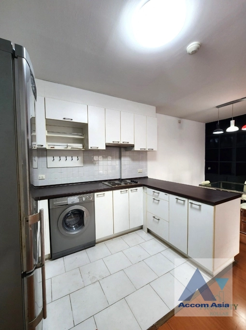 5  2 br Condominium For Sale in Sathorn ,Bangkok MRT Lumphini at Sathorn Plus on the Pond AA43213