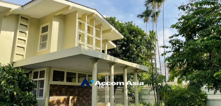 Home Office, Pet friendly |  4 Bedrooms  House For Rent in Phaholyothin, Bangkok  near BTS Saphan-Kwai - BTS Ari (45745)
