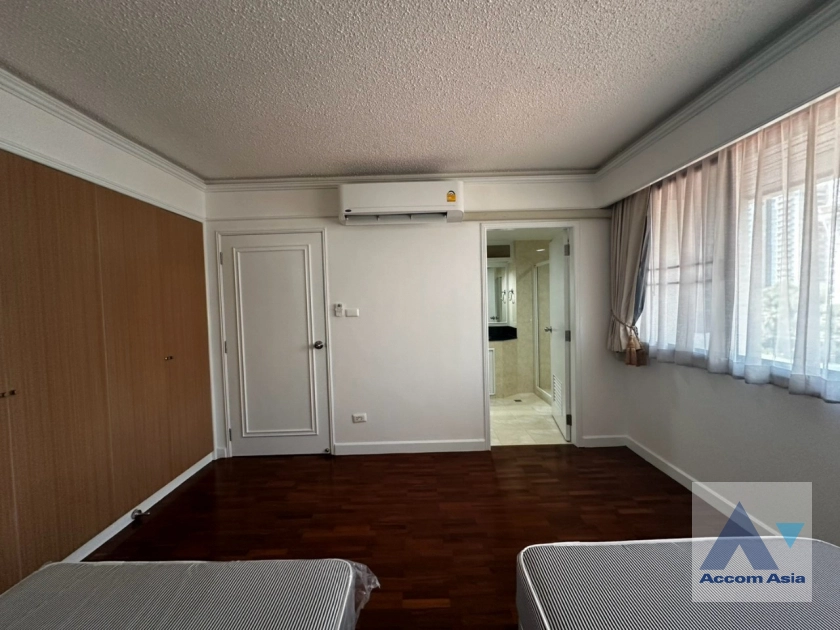 16  3 br Apartment For Rent in Ploenchit ,Bangkok BTS Ratchadamri at High rise and Peaceful AA43218