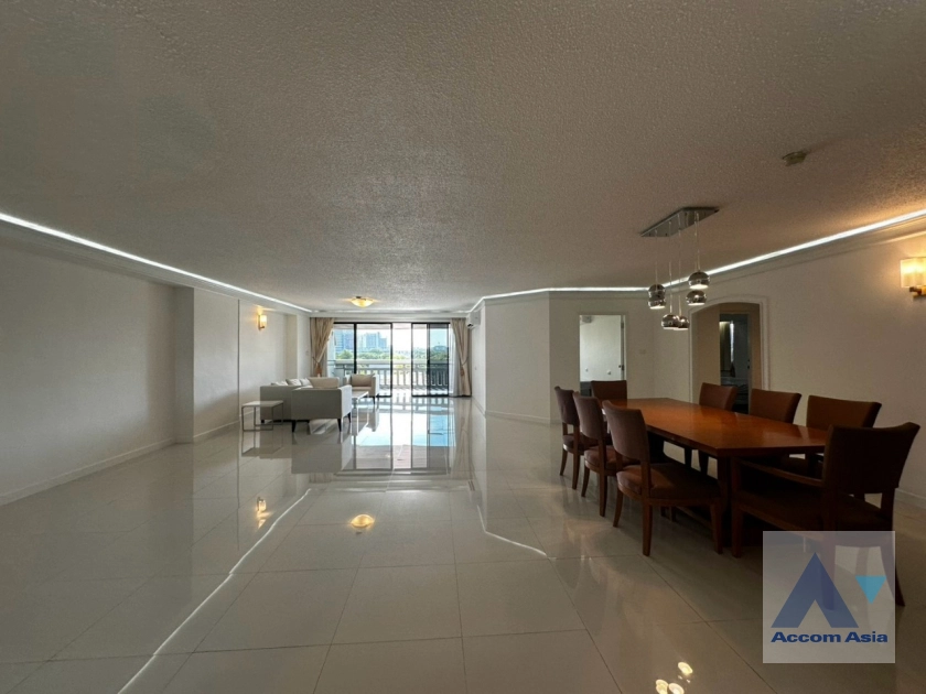 7  3 br Apartment For Rent in Ploenchit ,Bangkok BTS Ratchadamri at High rise and Peaceful AA43218