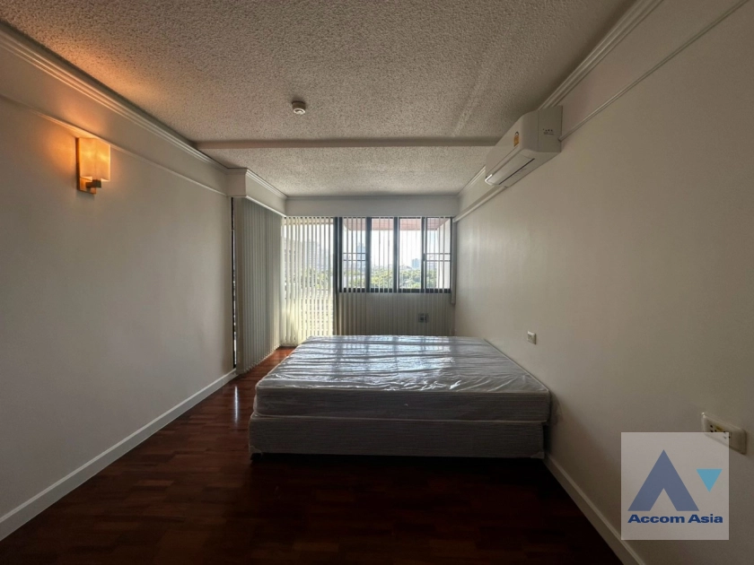 13  3 br Apartment For Rent in Ploenchit ,Bangkok BTS Ratchadamri at High rise and Peaceful AA43218