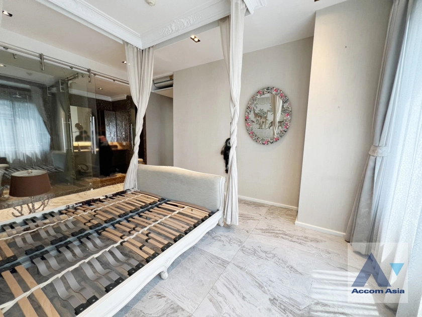 4  2 br Condominium For Sale in Sukhumvit ,Bangkok BTS Phrom Phong at The Emporio Place AA43228