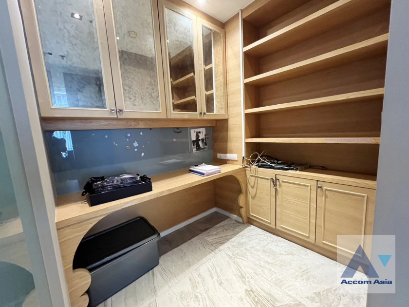 9  2 br Condominium For Sale in Sukhumvit ,Bangkok BTS Phrom Phong at The Emporio Place AA43228